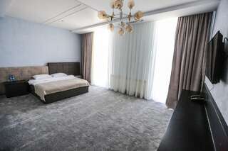 Отель SHANI Hotel & Villas Мардакян Люкс с кроватью размера "queen-size"-5