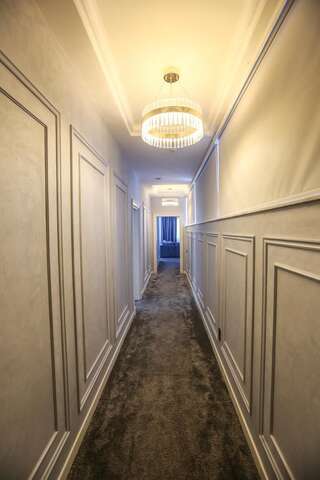 Отель SHANI Hotel & Villas Мардакян Люкс с кроватью размера «king-size»-7