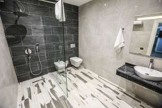 Отель SHANI Hotel & Villas Мардакян Люкс с кроватью размера «king-size»-12