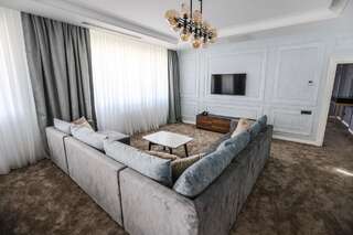 Отель SHANI Hotel & Villas Мардакян Люкс с кроватью размера «king-size»-13