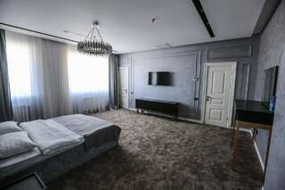 Отель SHANI Hotel & Villas Мардакян Люкс с кроватью размера «king-size»-17