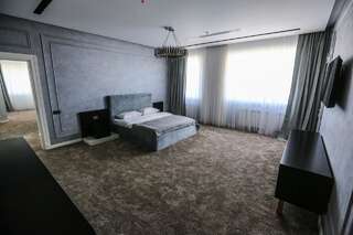 Отель SHANI Hotel & Villas Мардакян Люкс с кроватью размера «king-size»-20